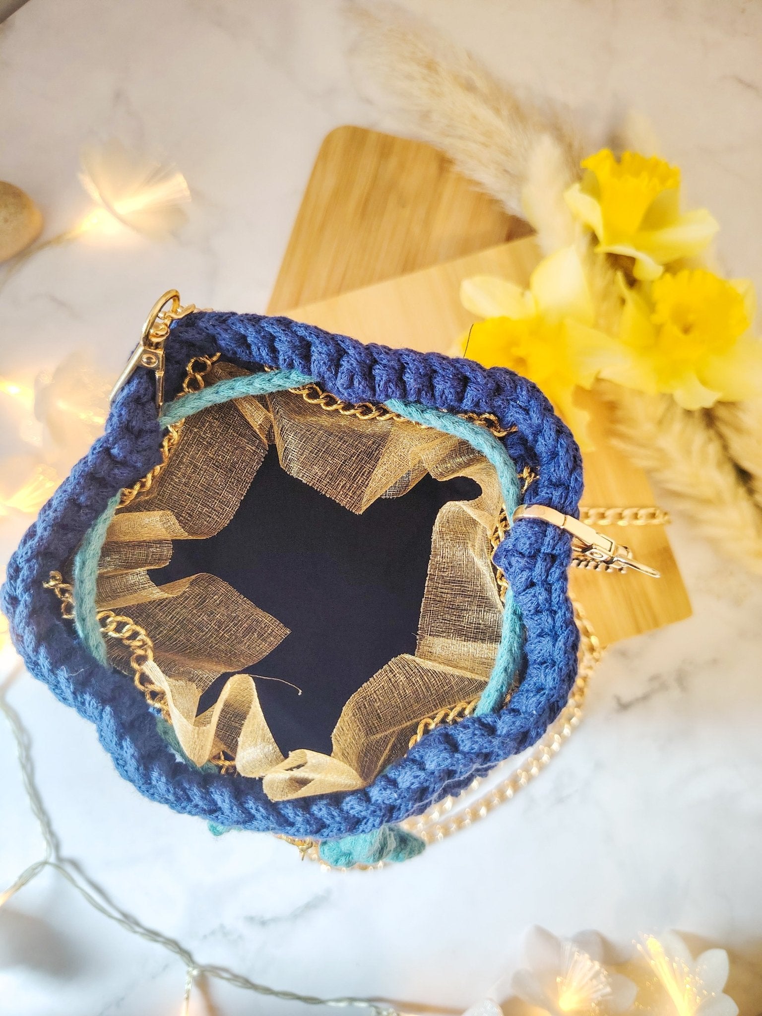 Petit sac seau, type bourse pour soirée au crochet fait main - Pièce unique - Modèle Déméter - Sacs au crochet - Irilena