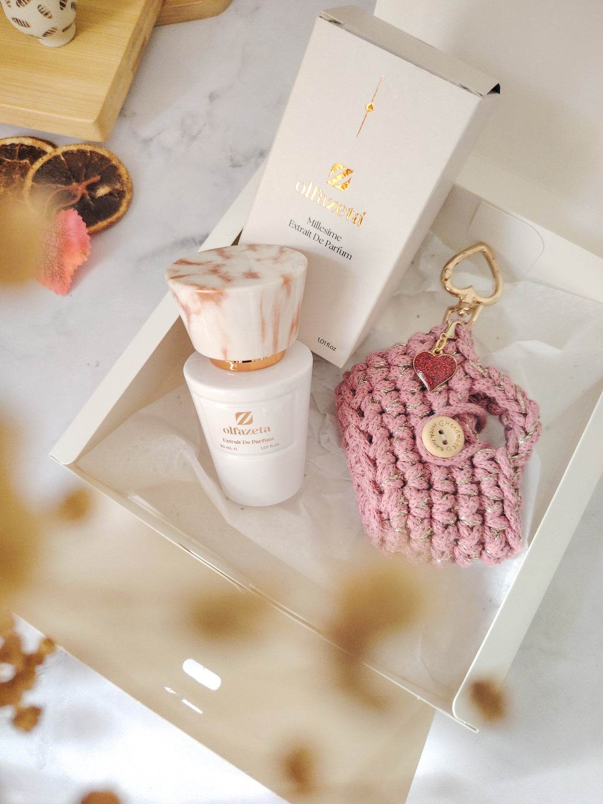 Coffret spécial Octobre Rose - Parfum 30ml & étui à airpod en précommande
