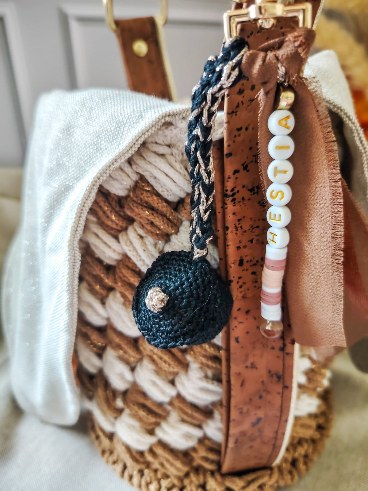 Sac seau en coton recyclé écru et liège caramel – modèle Hestia - Sacs au crochet - Irilena